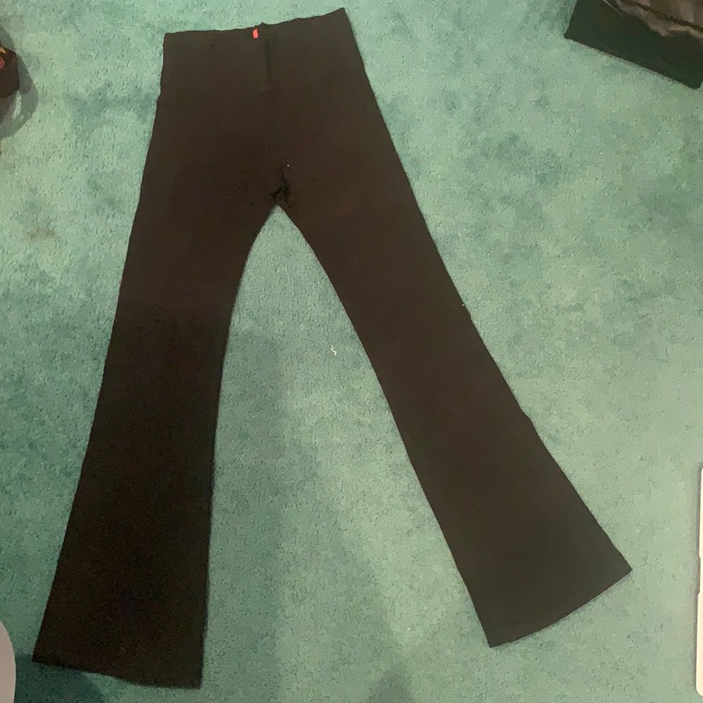 Black T Party flared bottom yoga pants medium